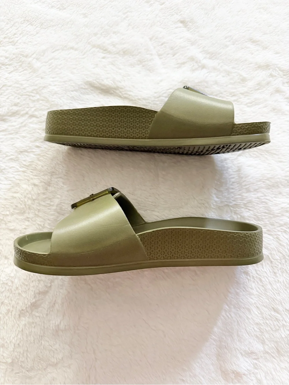 Time and Tru One Buckle Sandals Olive Green Size 7